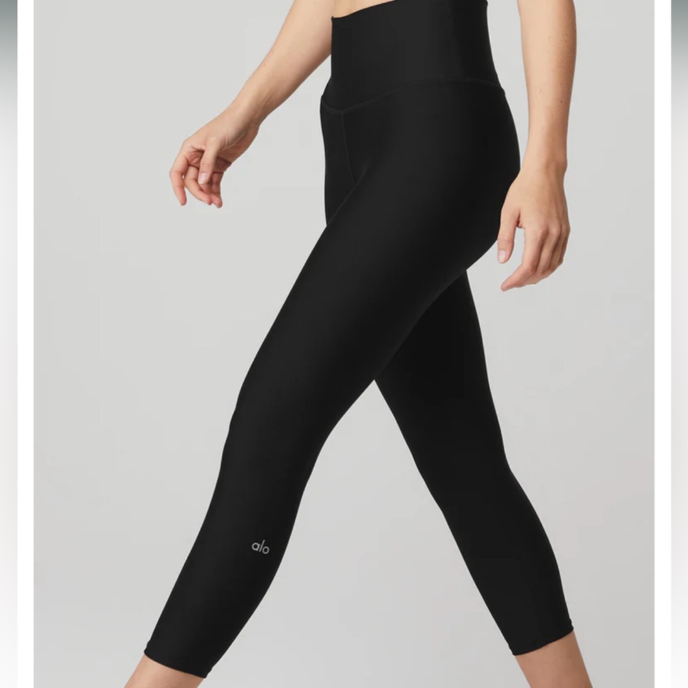 ALO Yoga High-Waist Airlift Capri Leggings